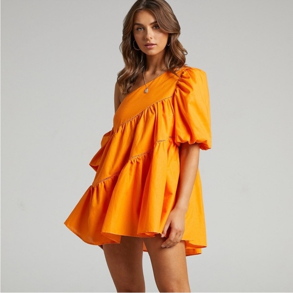 Showpo. Harleen Puff Sleeve Asymmetric Off the Shoulder Orange Mini Dress Sz 10 - Picture 3 of 5